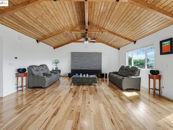 49 Christopher CT, El Sobrante CA 94803
