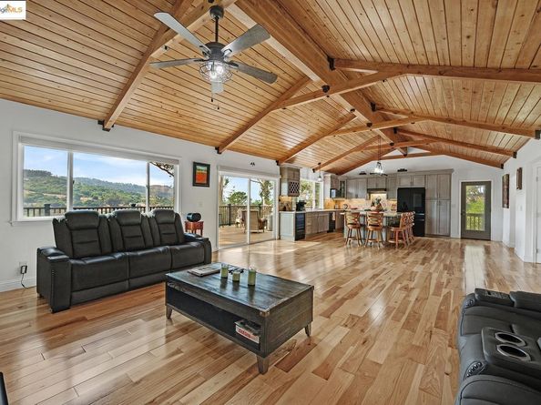 49 Christopher CT, El Sobrante CA 94803