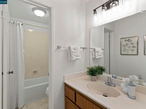 5060 Valley Crest Dr 56, Concord CA 94521