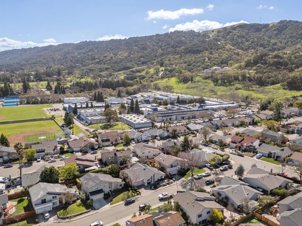 7758 Forsythia Ct, Pleasanton CA 94588