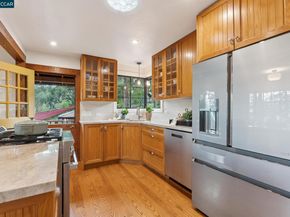 11 Los Conejos, Orinda CA 94563