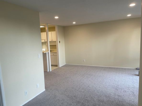 6 Captain DR E242, Emeryville CA 94608