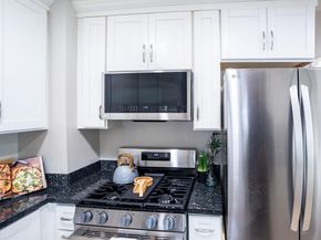 2925 El Monte Ave, Oakland CA 94605