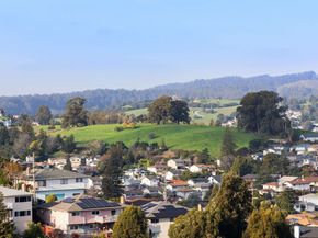 19800 John Dr, Castro Valley CA 94546