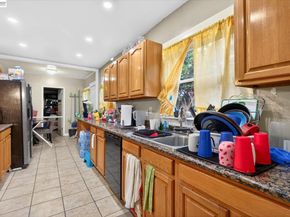 2724 E 22nd St, Oakland CA 94601