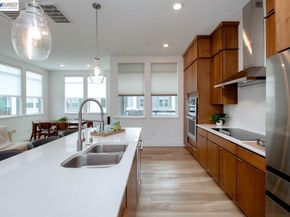 2885 Tradewind Dr, Alameda CA 94501