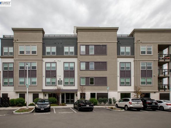 2885 Tradewind Dr, Alameda CA 94501