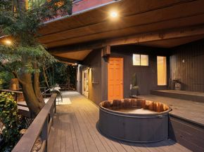 2835 Morley Dr, Oakland CA 94611