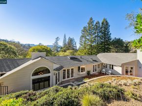 11 El Caminito, Orinda CA 94563