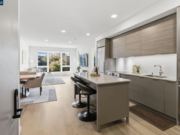 1605 Riviera Ave 404, Walnut Creek CA 94596