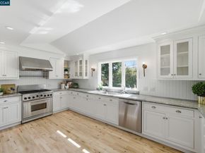 102 Hillcrest Dr, Orinda CA 94563