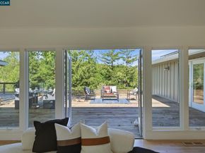 102 Hillcrest Dr, Orinda CA 94563