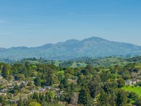 102 Hillcrest Dr, Orinda CA 94563