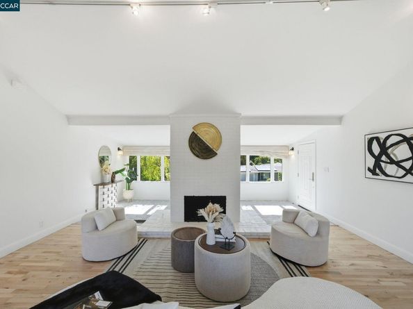 102 Hillcrest Dr, Orinda CA 94563