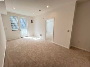 989 Franklin St 621, Oakland CA 94607