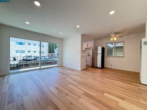 10 Moss Ave 15, Oakland CA 94610