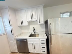 10 Moss Ave 15, Oakland CA 94610