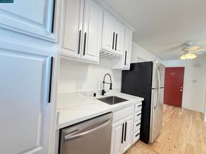 10 Moss Ave 15, Oakland CA 94610
