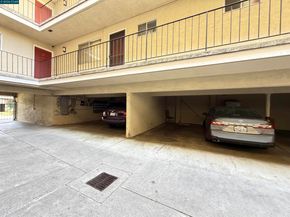 10 Moss Ave 15, Oakland CA 94610