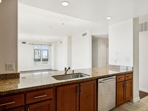 423 7th St 401, Oakland CA 94607