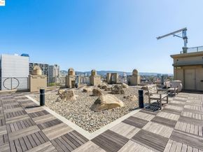 423 7th St 401, Oakland CA 94607