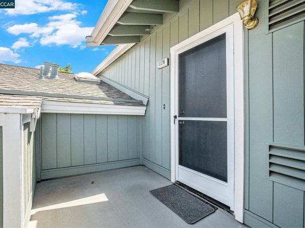 1126 Maywood Ln, Martinez CA 94553