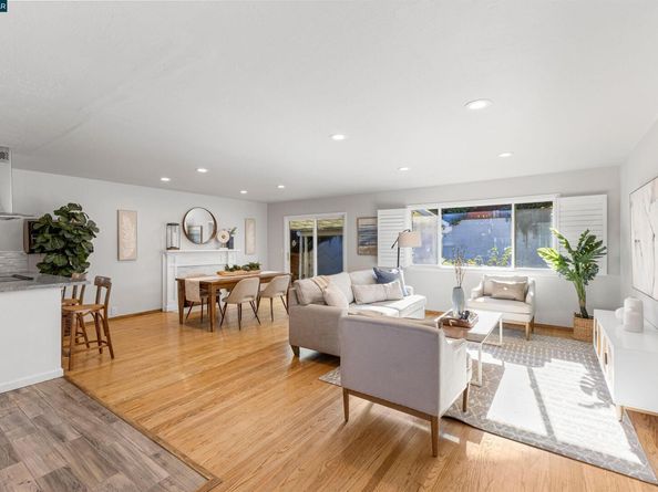 2283 Panoramic Dr, Concord CA 94520