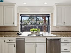 25 Woodland Dr, Alamo CA 94507