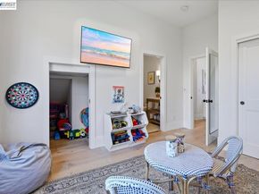 3550 Vine St, Pleasanton CA 94566