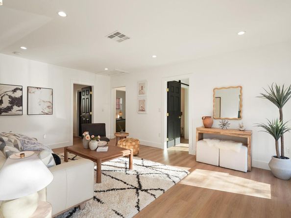 2151 Santa Rita St, Oakland CA 94601