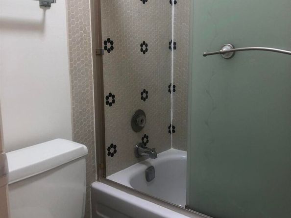 250 Whitmore St 302, Oakland CA 94611