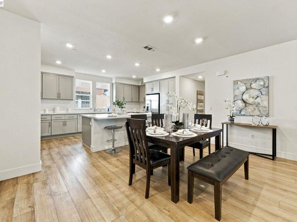 9800 Seawind Way, Newark CA 94560