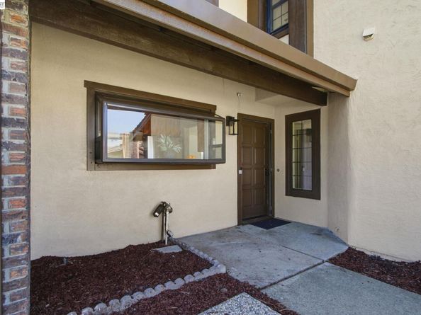 6010 Peppertree Ct, Newark CA 94560