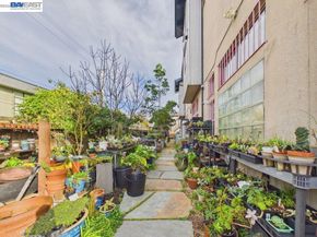 2932 Filbert St 2, Oakland CA 94608