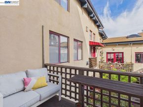 2932 Filbert St 2, Oakland CA 94608