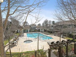 6 Schooner Ct, Richmond CA 94804