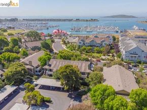 6 Schooner Ct, Richmond CA 94804