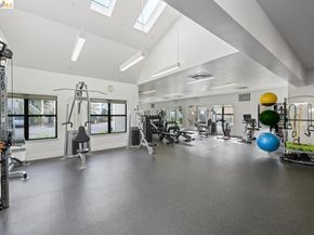 6 Schooner Ct, Richmond CA 94804