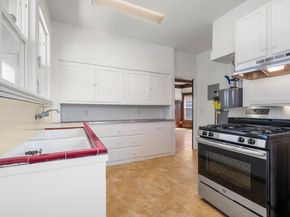 4283 Howe Street, Oakland CA 94611