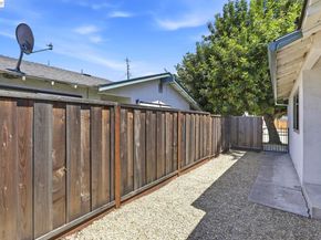 7359-7361 Glenoaks Way, Dublin CA 94568