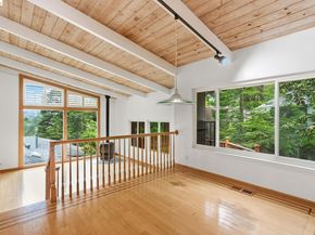 33 Eastwood Ct, Oakland CA 94611