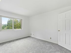 33 Eastwood Ct, Oakland CA 94611