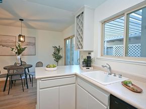 1288 Pine Creek Way Apt C, Concord CA 94520