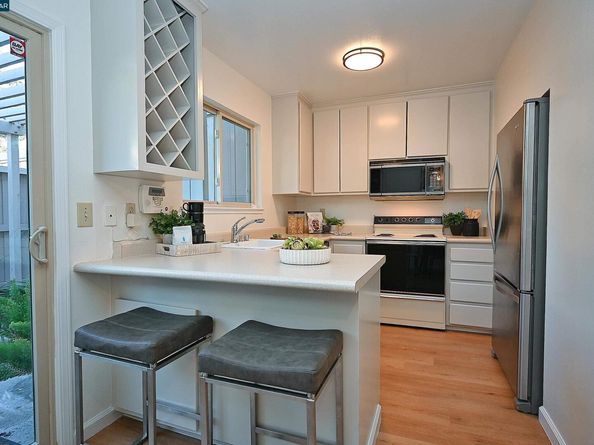 1288 Pine Creek Way Apt C, Concord CA 94520