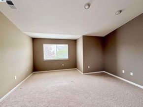 852 Meadow View Dr, Richmond CA 94806