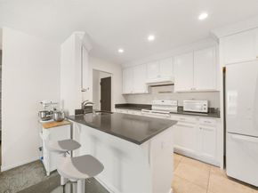 960 Shorepoint Court 214, Alameda CA 94501