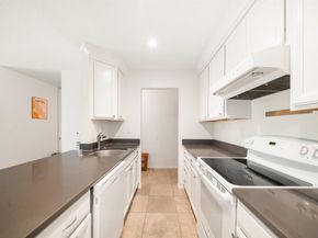 960 Shorepoint Court 214, Alameda CA 94501