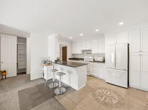 960 Shorepoint Court 214, Alameda CA 94501
