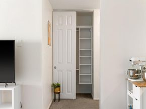 960 Shorepoint Court 214, Alameda CA 94501