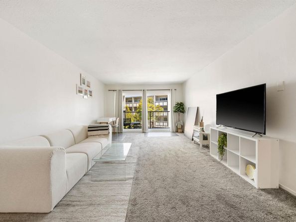 960 Shorepoint Court 214, Alameda CA 94501